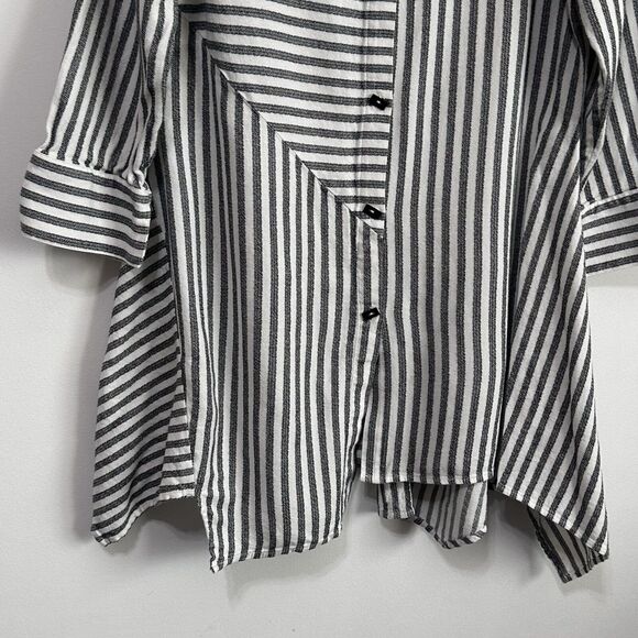 Soft Surroundings Standout Tunic Top M? Stripe Button Front Asymmetric Hem - Picture 4 of 12